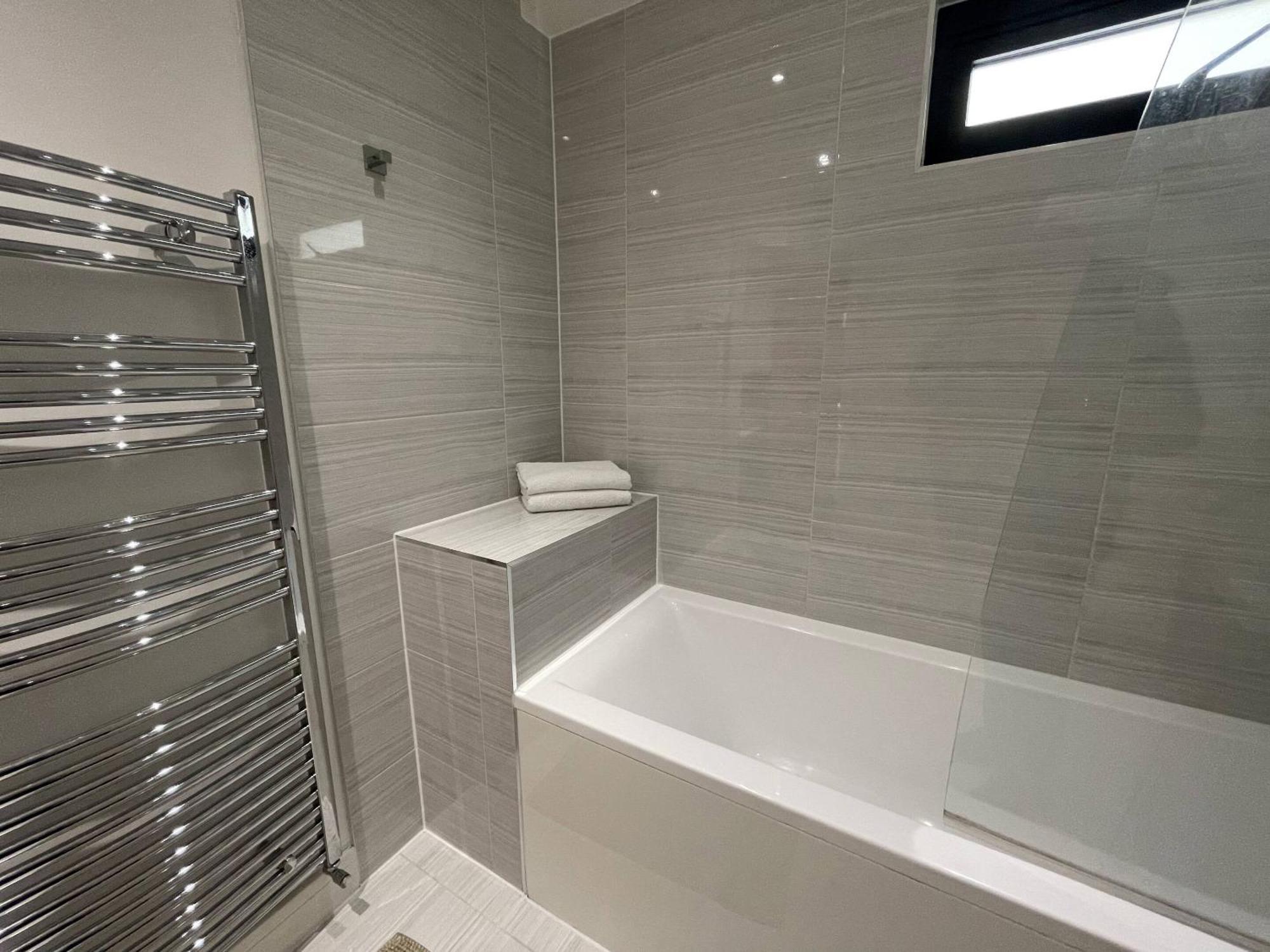Ilford Tower Apartments Екстер'єр фото