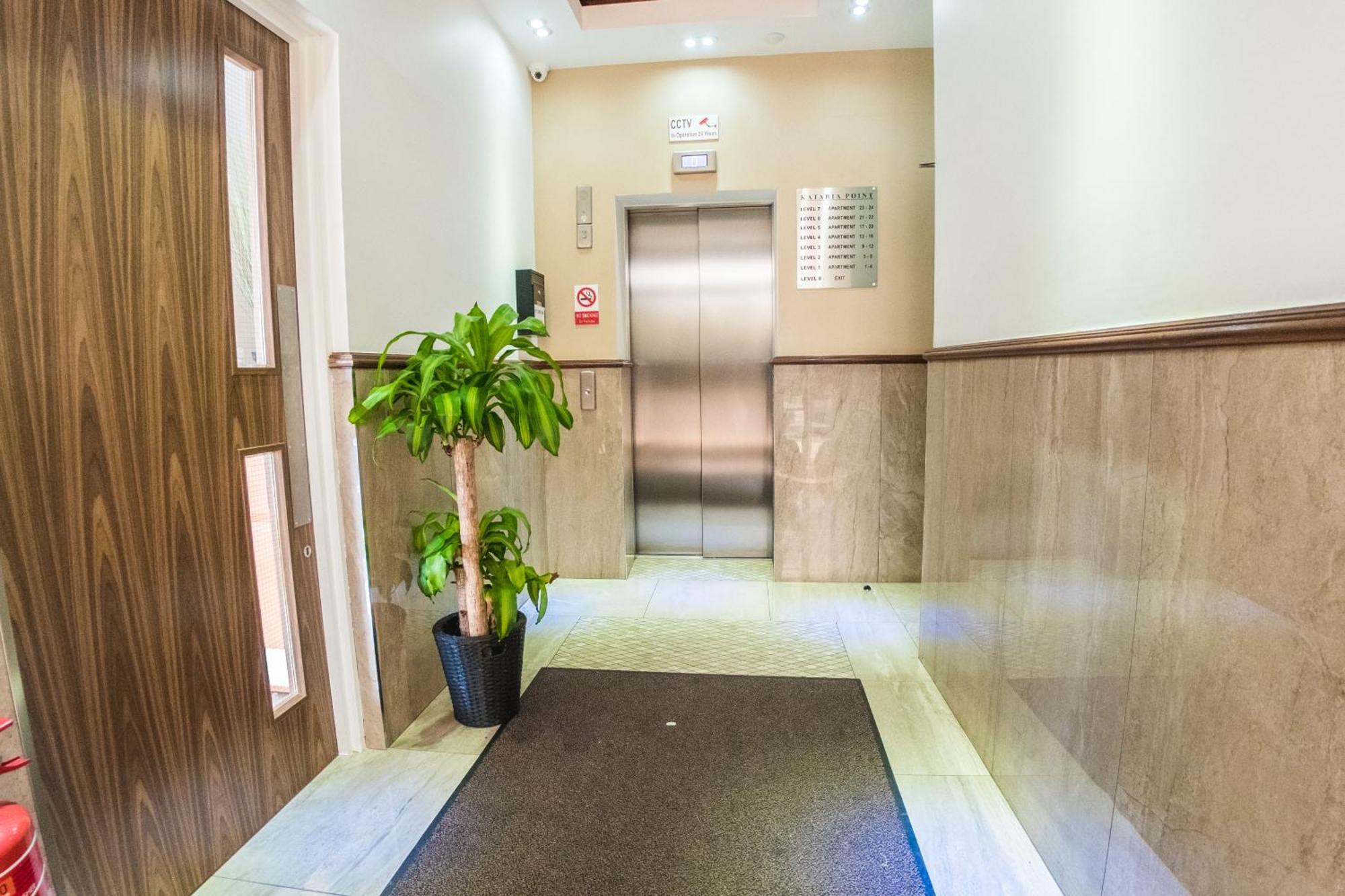 Ilford Tower Apartments Екстер'єр фото